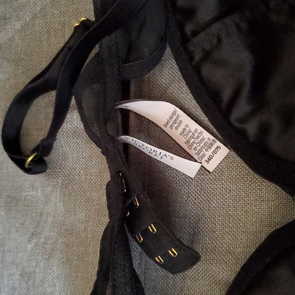 VS lined plunge bra - Picture 4 of 4